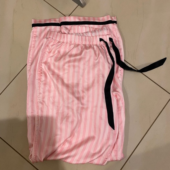 Victoria's Secret Pink Satin Pajama Set - Picture 4 of 5